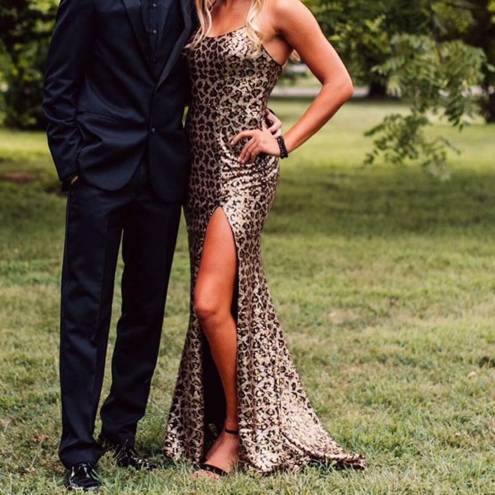Formal/Prom Gown - Picture 2 of 7